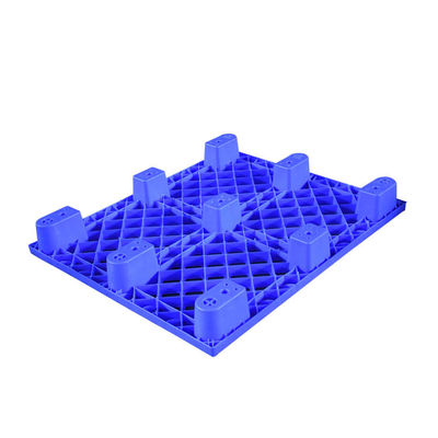As páletes plásticas recicláveis do Hdpe 48x31 empilhável derrapam carga de estática 2T